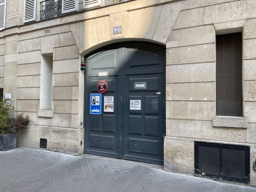 Parking à louer 192 € 12 m² Saint Placide Paris 6ème arrondissement 75006
