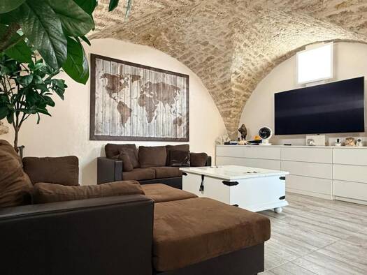 Appartement à vendre 235 000 € 3 pièces 2 chambres 80 m² RDC Nord Poussan 34560