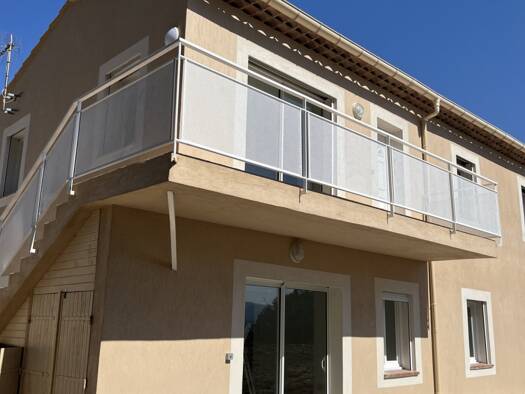 Appartement à louer 1 450 € 4 pièces 3 chambres 80 m² Étage 1/1 Belcodène 13720