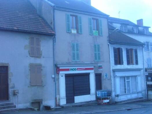 Maison à vendre 70 000 € 8 pièces 4 chambres 170 m² Lapalisse 03120