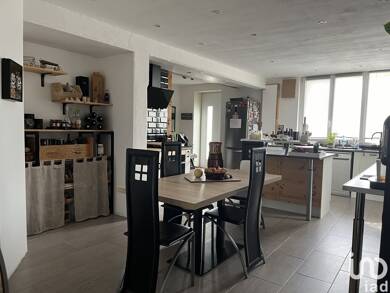Maison à vendre 140 000 € 4 pièces 3 chambres 139 m² 151 m² de terrain Brie 16590