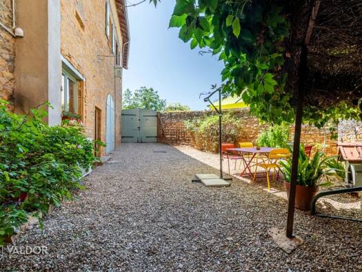 Maison à vendre 390 000 € 6 pièces 3 chambres 170 m² Charnay 69380