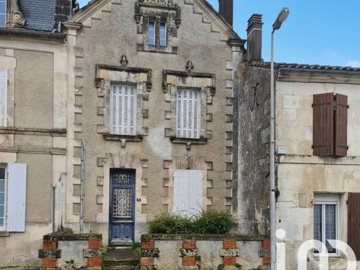 Maison de ville à vendre 99 000 € 4 pièces 3 chambres 110 m² 200 m² de terrain Archiac 17520