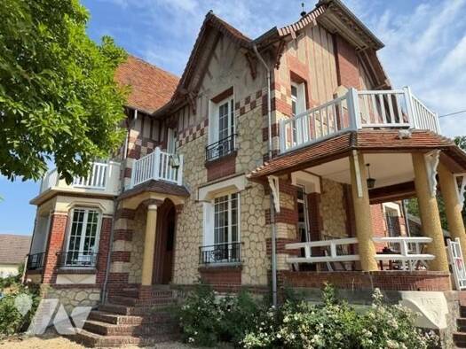 Maison à vendre 297 400 € 6 pièces 3 chambres 3 502 m² de terrain Saint-Martin-de-Bienfaite-la-Cressonnière 14290