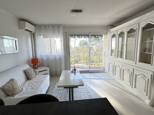 Appartement à louer 820 € 2 pièces 1 chambre 46,4 m² 1er étage Notre Dame des Routes Toulon 83200