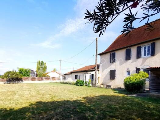 Maison à vendre 320 000 € 8 pièces 6 chambres 192 m² 5 870 m² de terrain Orthez 64300