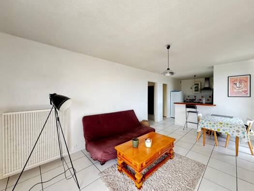 Appartement à vendre 170 000 € 3 pièces 2 chambres 64,8 m² Étage 4/4 Grand Pavois-Cimetiere Saint Paul Cenon 33150