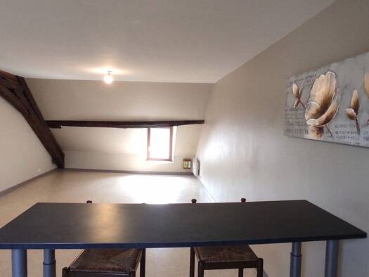 Appartement à louer 380 € 3 pièces 2 chambres 57 m² 2ème étage Argenton-sur-Creuse 36200