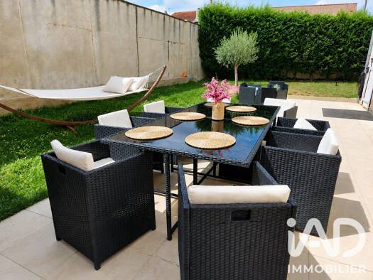 Maison à vendre 395 000 € 8 pièces 4 chambres 146,14 m² 497 m² de terrain Centre Ville Les Mureaux 78130