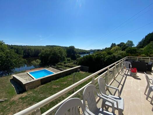 Maison à vendre 210 000 € 5 pièces 4 chambres 150 m² 2 500 m² de terrain Juriol Le Palais-sur-Vienne 87410