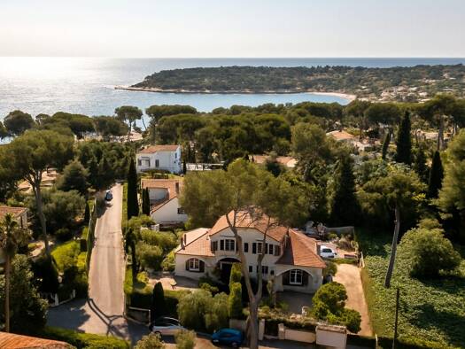 Villa à vendre 1 298 000 € 6 pièces 5 chambres 190 m² 690 m² de terrain Le Cap Antibes 06600