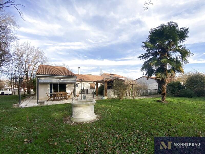 Maison à vendre, 171m², ROULLET SAINT ESTEPHE