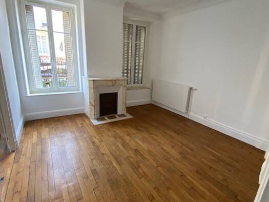 Appartement à louer 760 € 3 pièces 1 chambre 68 m² RDC Nancy 54000