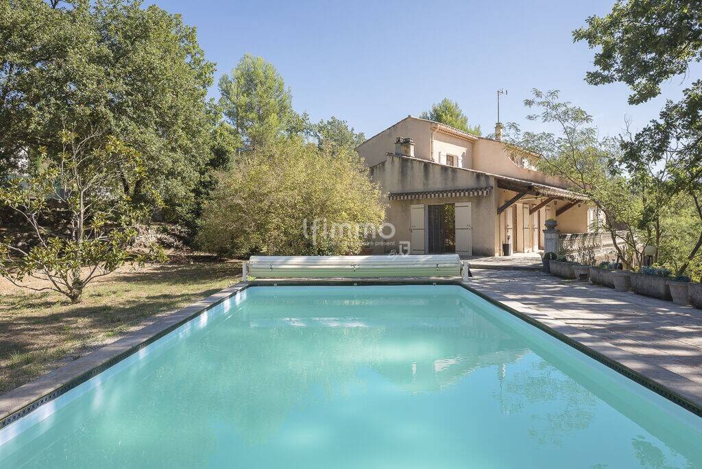 Maison à vendre, 220m², FLASSANS SUR ISSOLE