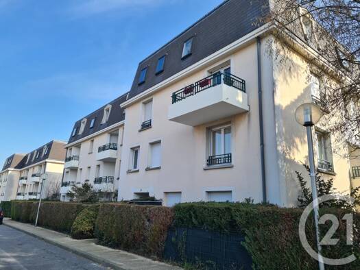 Appartement à louer 920 € 2 pièces 1 chambre 44,3 m² RDC Pontault-Combault 77340