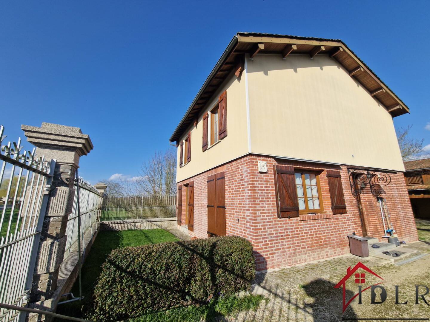 Maison à vendre, 107m², LA NEUVILLE AU PONT
