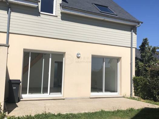 Maison à louer 780 € 4 pièces 3 chambres 78 m² 50 m² de terrain Yvetot 76190