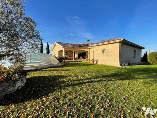 Maison de plain-pied à vendre 388 000 € 6 pièces 4 chambres 174 m² 3 000 m² de terrain Mirande 32300