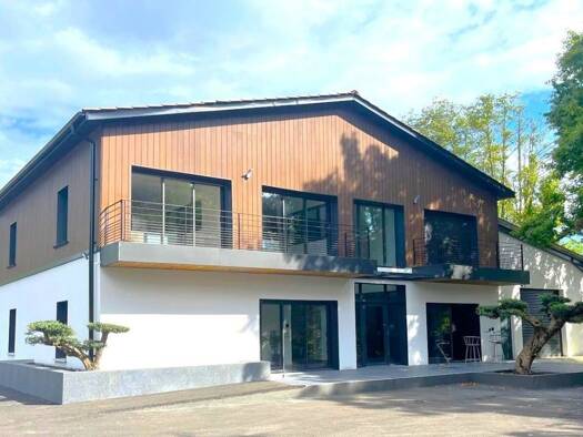 Local commercial à vendre 1 400 000 € 14 200 m² de surface de vente Lestiac-sur-Garonne 33550