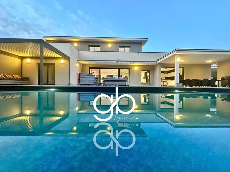 Maison à vendre, 325m², SAINT CLEMENT DE RIVIERE