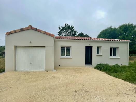 Terrain avec maison neuve à vendre 160 000 € 5 pièces 4 chambres 94 m² 970 m² de terrain Plassac 17240