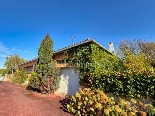 Maison à vendre 1 670 000 € 5 pièces 3 chambres 172 m² 2 158 m² de terrain Saint Eloi La Rochelle 17000