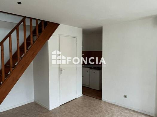 Appartement à louer 353 € 1 pièce 32,44 m² 3ème étage Hyper Centre-Vieille Ville Saint-Étienne 42000