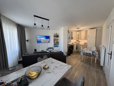 Appartement à louer 1 200 € 2 pièces 1 chambre 44 m² Dernier étage, Étage 3/3 Thionville 57100