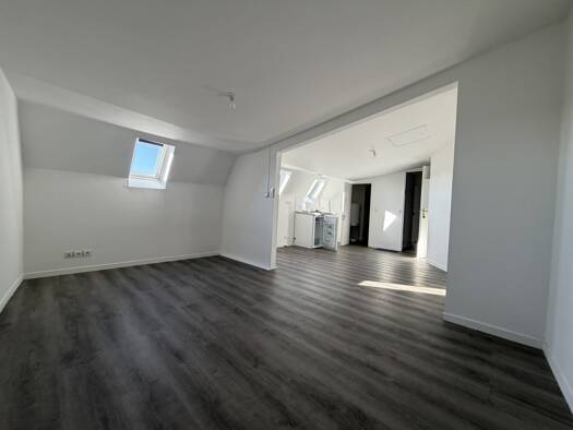 Appartement à louer 445 € 2 pièces 1 chambre 28 m² Étage 3/3 Saint Pierre Amiens 80000