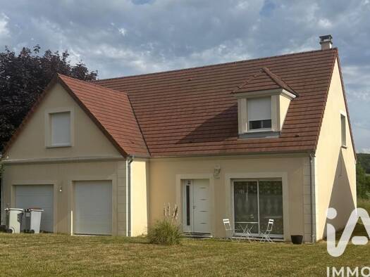 Maison de ville à vendre 294 000 € 5 pièces 4 chambres 155 m² 1 500 m² de terrain Nailly 89100