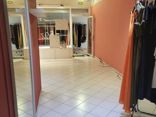 Local commercial à louer 1 700 € 55 m² de surface de vente Le Gosier 97190