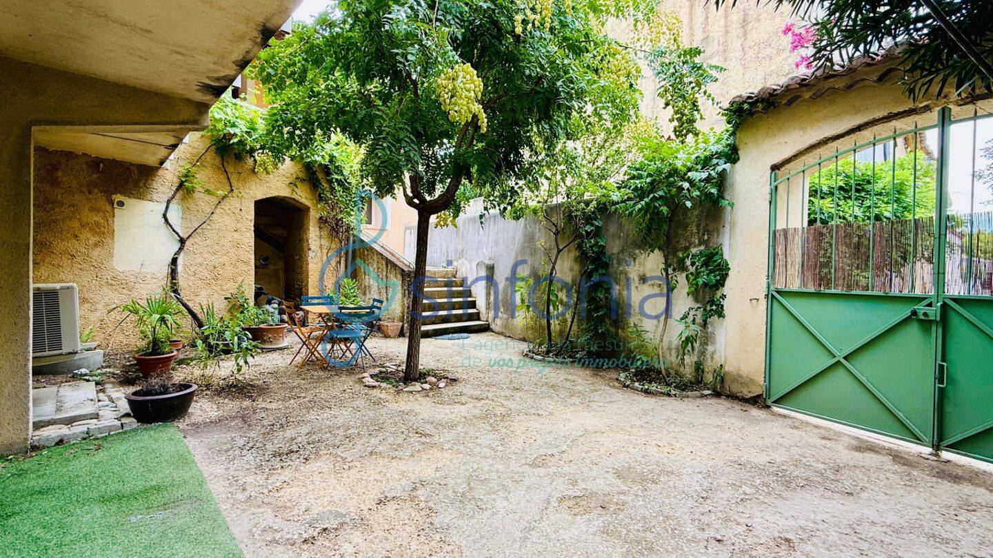 Maison à vendre, 198m², SAINT QUENTIN LA POTERIE