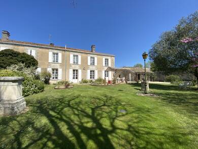 Maison à vendre 439 000 € 9 pièces 5 chambres 285 m² 3 979 m² de terrain Anais 16560