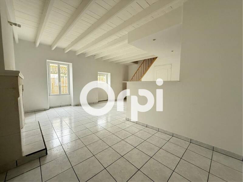 Maison à louer, 59m², SAINT SATURNIN DU BOIS