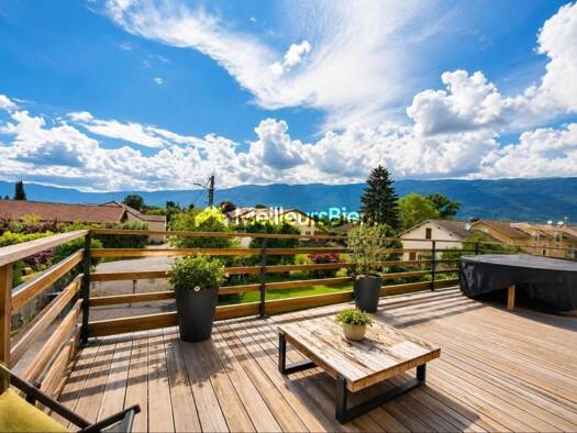 Appartement à vendre 470 000 € 1 chambre 93 m² Ouest Saint-Genis-Pouilly 01630