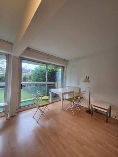 Appartement à louer 850 € 1 pièce 27,3 m² RDC/4 Bailly 78870
