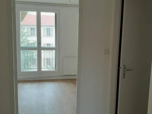Appartement à louer 571 € 4 pièces 3 chambres 80 m² 3ème étage Centre Ville-Chavanne-Hypercentre Saint-Chamond 42400