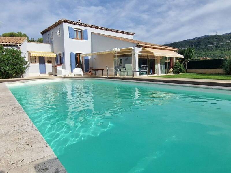 Maison à vendre, 204m², NANS LES PINS