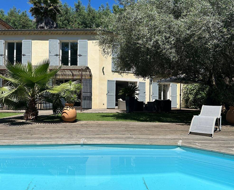 Maison à vendre, 149m², RAYOL CANADEL SUR MER