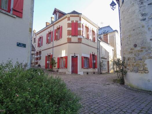 Maison à louer 995 € 6 pièces 3 chambres 134 m² Mennetou-sur-Cher 41320