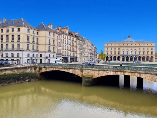 Appartement à vendre 374 500 € 3 pièces 2 chambres 90 m² Étage 1/4 Petit Bayonne Bayonne 64100