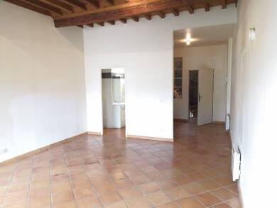 Appartement à louer 400 € 1 pièce 37 m² dès le 06/08/2025 Centre Ville Pézenas 34120