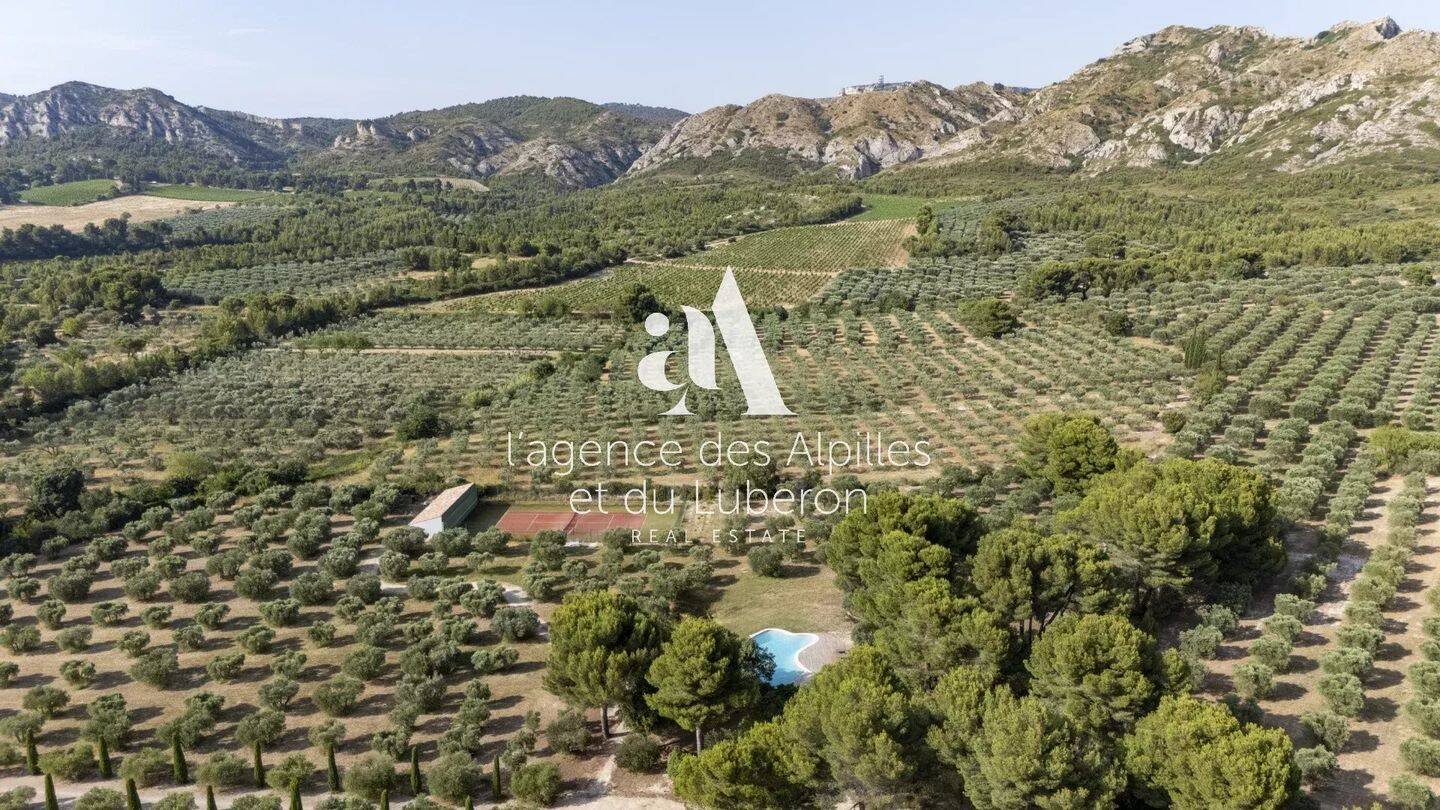 Maison à vendre, 570m², MAUSSANE LES ALPILLES