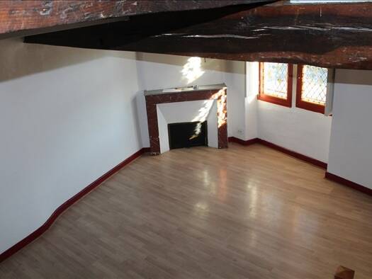 Appartement à louer 556 € 3 pièces 2 chambres 53 m² Étage 2/2 Bazas 33430