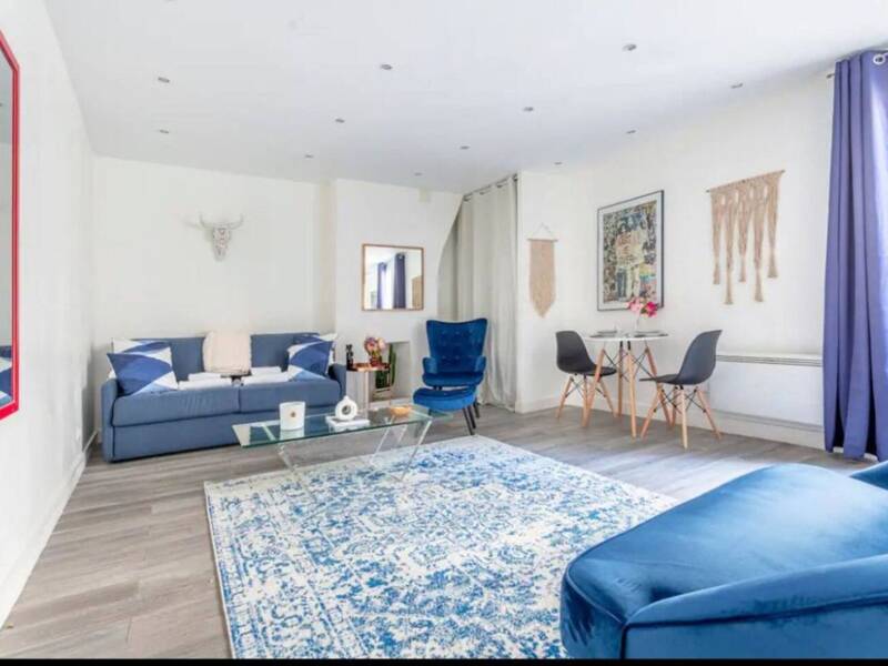 Maison à louer, 0m², PARIS 17E