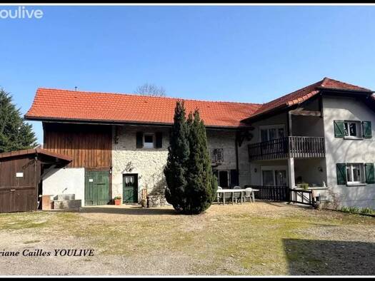 Maison en viager 188 300 € 6 pièces 2 chambres 193,6 m² Cornier 74800