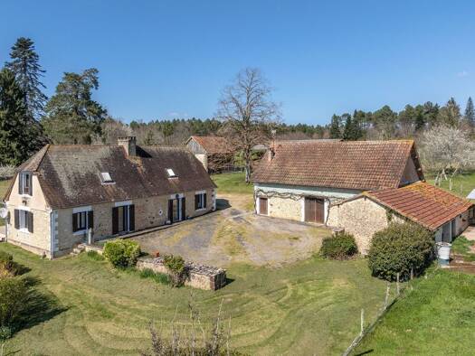 Ferme à vendre 344 500 € 5 pièces 4 chambres 140 m² 15 000 m² de terrain Saint-Geyrac 24330