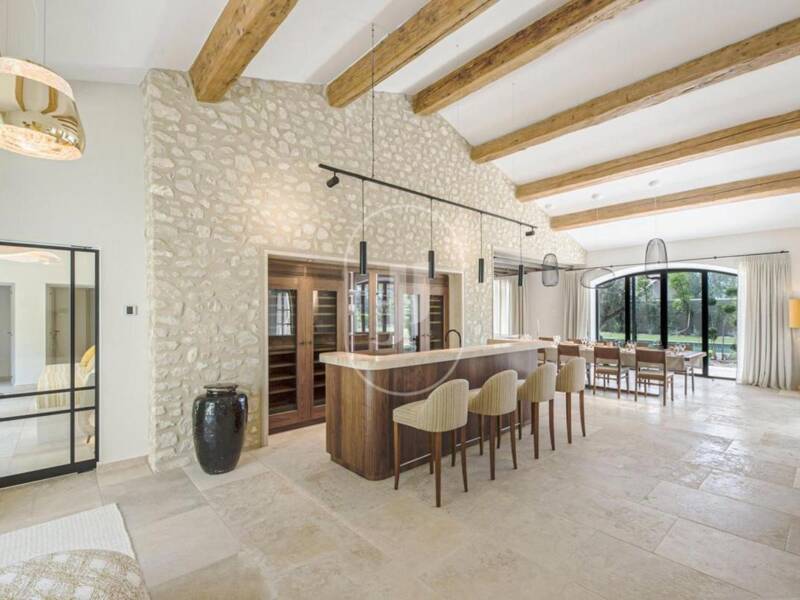 Maison à vendre, 380m², MAUSSANE LES ALPILLES