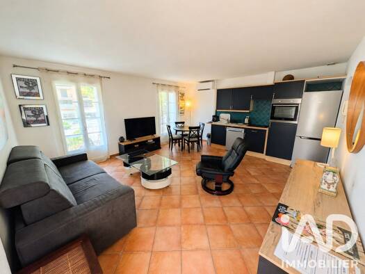 Appartement à vendre 378 000 € 2 pièces 1 chambre 43 m² Étage 2/2 Ville-Les Saquedes-Le Bouillonnet Sainte-Maxime 83120
