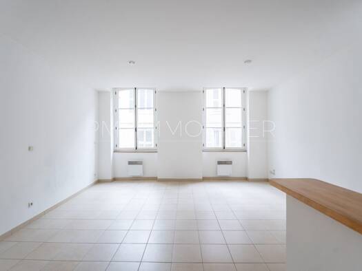 Appartement à vendre 149 000 € 1 pièce 38 m² 3ème étage Opéra Marseille 1er 13001